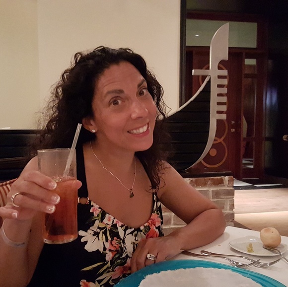 Meet your Posher, Joy - Picture 1 of 6